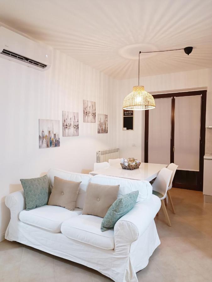 Ai Castelli Apartment - Locazione Turistica Cin It58060C2Fhnreg9A Colonna Kültér fotó